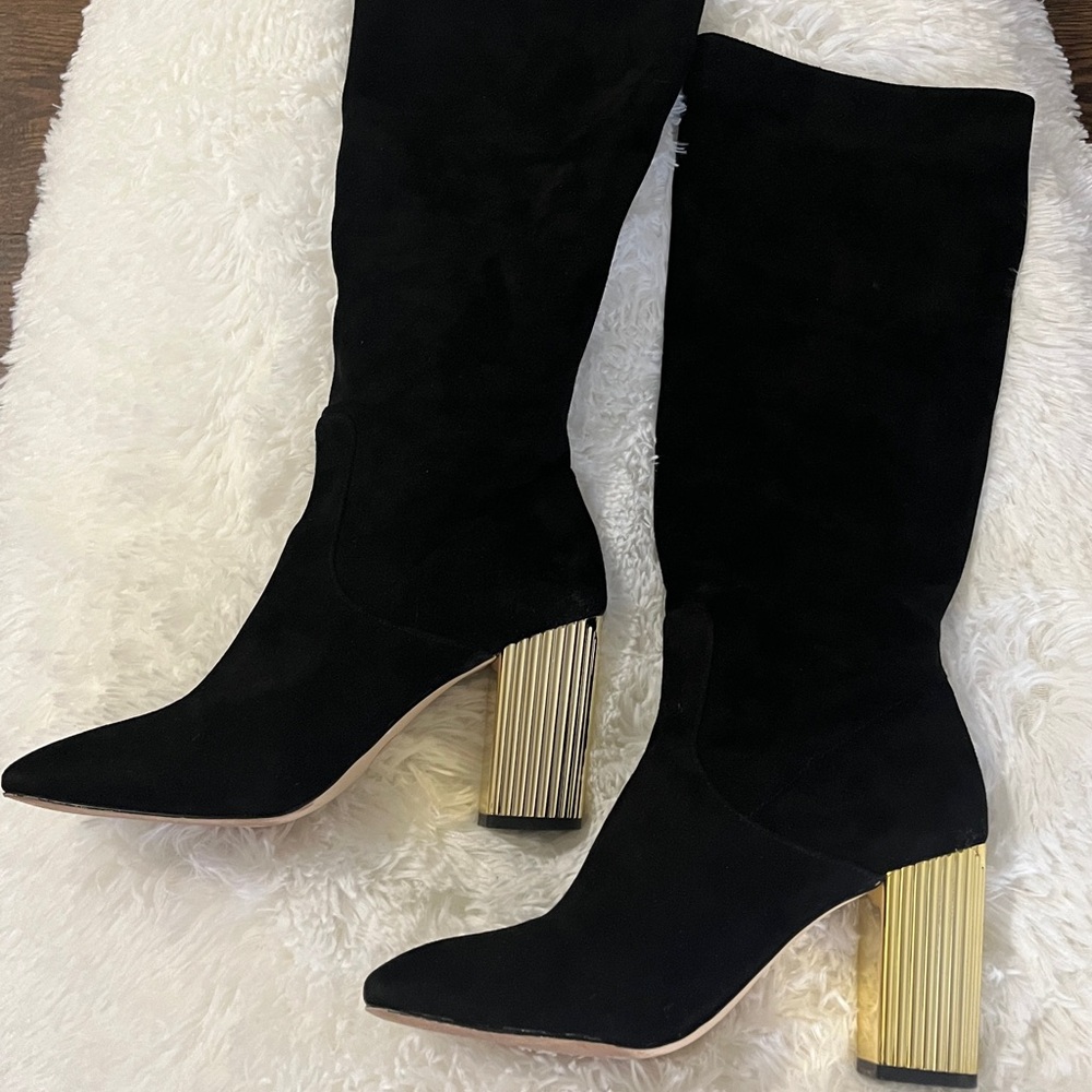 Sexy Black Knee-High Boots with Gold Heel